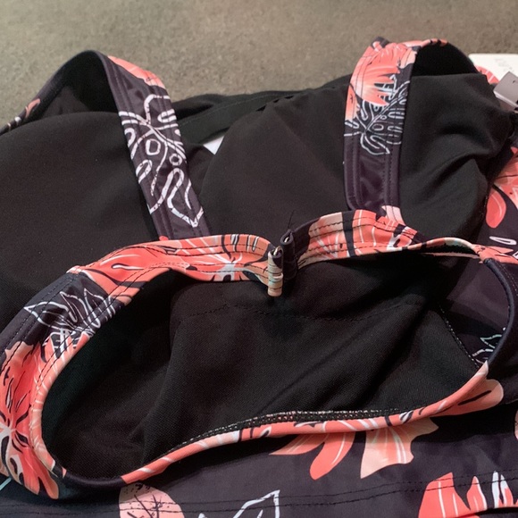 Holipick swim top full coverage NWT - Picture 3 of 8